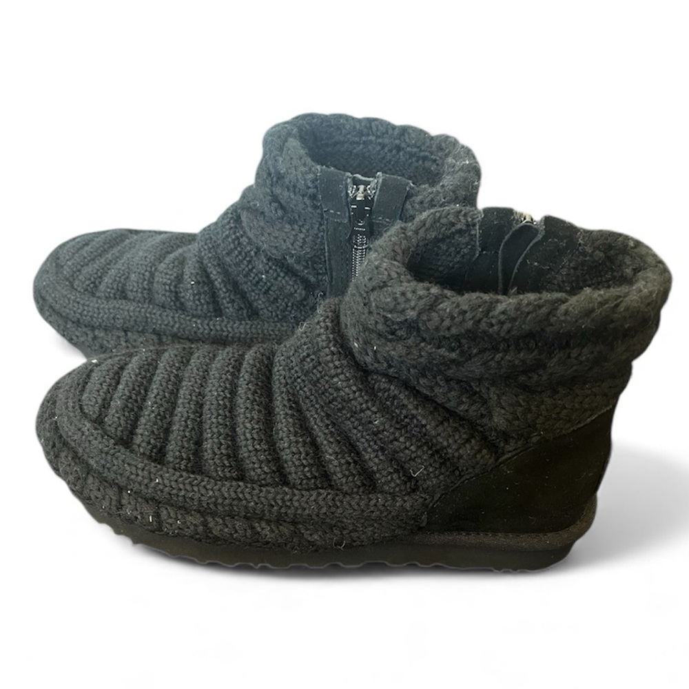NEW UGG Classic Mini Chunky Knit Boot Size 9